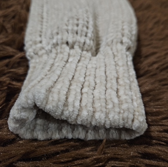 H&M chunky knit turtleneck - Picture 2 of 3